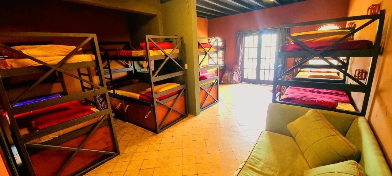 Circo Hostel Асунсион Екстериор снимка