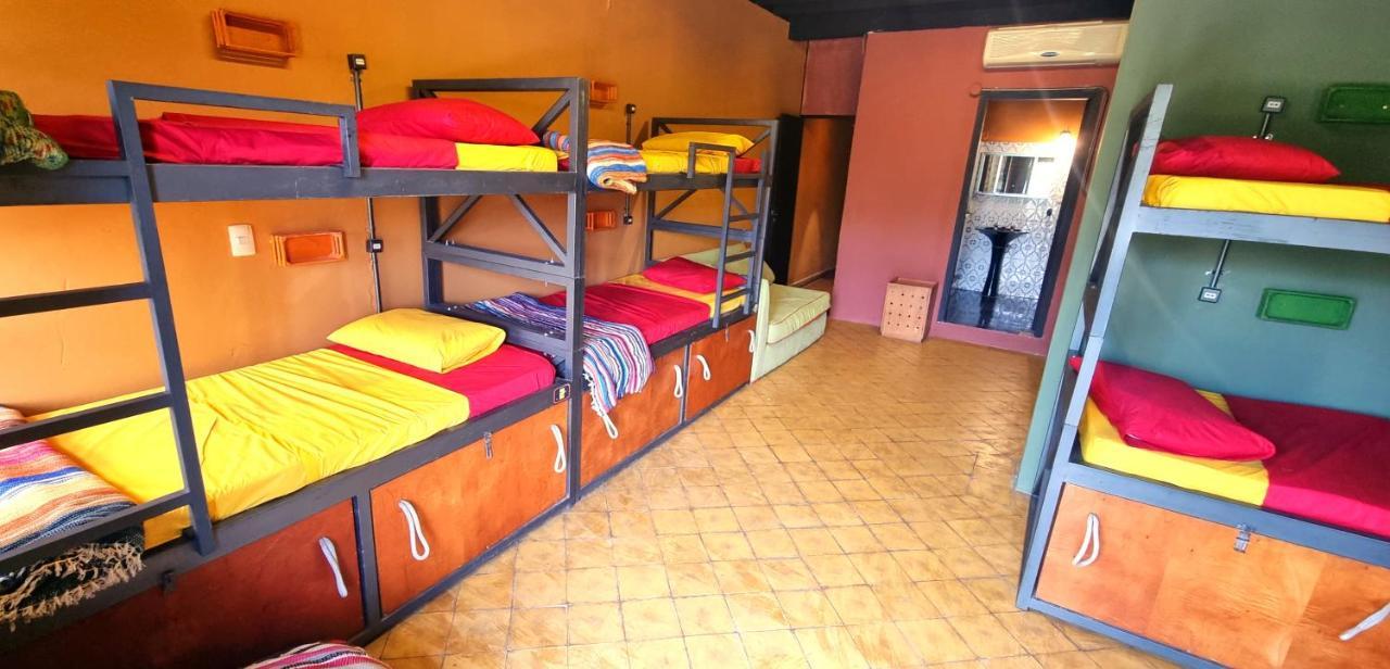 Circo Hostel Асунсион Екстериор снимка